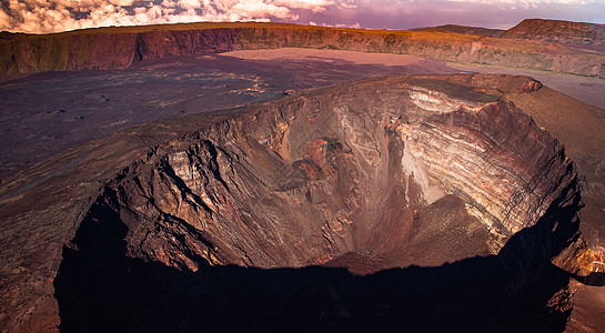 法国留尼汪岛 佛罗奈斯火山炉顶沙漠火山火山口图片