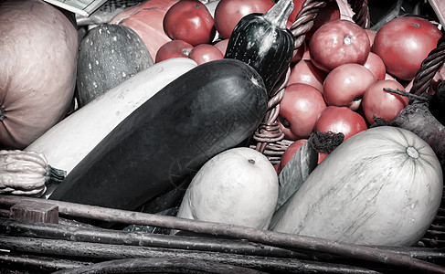 蔬菜收成在集市出售维生素玉米土豆交易树叶村庄销售量季节营养园艺图片