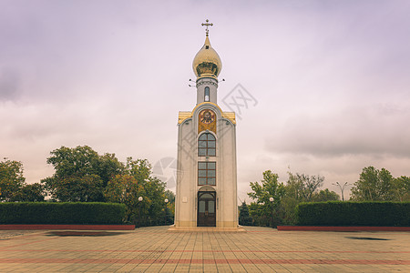 蒂拉斯波尔的圣乔治大教堂旅行市中心教会全景教堂地标多云街道日落大教堂图片