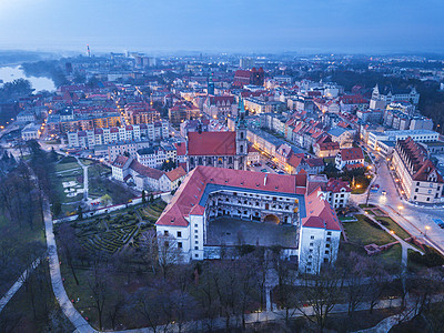 Brzeg全景景观街道蓝色天际市中心旅行天空日落建筑地标图片