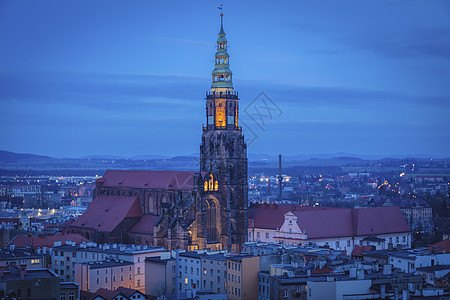 Swidnica 的圣斯坦尼斯劳斯和圣瓦茨拉夫大教堂蓝色全景景观市中心城市天空地标建筑日落旅行图片