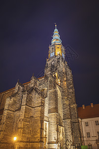 Swidnica 的圣斯坦尼斯劳斯和圣瓦茨拉夫大教堂蓝色地标建筑旅行景观天空教会日落市中心城市图片