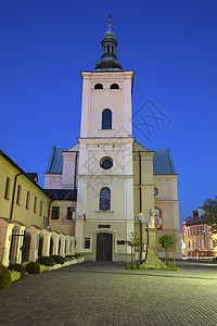 Rzeszow 圣母玛利亚普尔西尼卡蓝色建筑全景景观街道教会城市地标旅行晴天图片