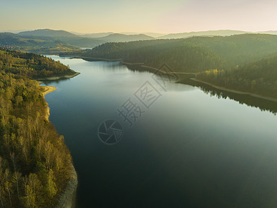 Polanczyk地区全景街道村庄地标旅行支撑天空叶子森林日落天线图片