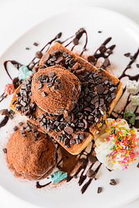 巧克力冰淇淋 鸡尾面包奶油奢华圣代可可美食奶制品蜂蜜牛奶甜点芯片图片