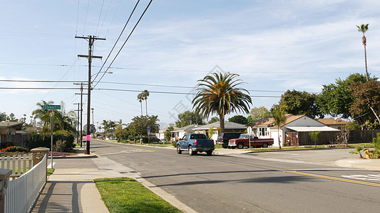 美国加利福尼亚州郊区街道上的房子 通用建筑 洛杉矶附近的住宅区绿色植物单亲城市家庭农村住宅平房建筑学房地产花园图片