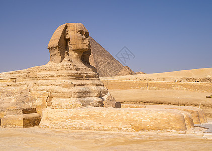 吉萨的伟大斯芬克斯旅游游客狮身石头人面废墟历史纪念碑世界沙漠图片