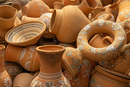 有样式和装饰品的传统乌克兰瓦器团体手工业盘子黏土花瓶乡村血管陶瓷艺术水壶图片