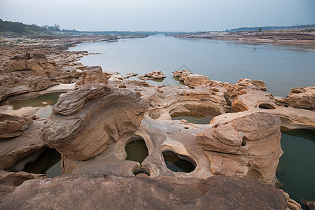 Sam Pan Bok泰国大峡谷编队石灰石风景游客冒险侵蚀国家岩石峡谷旅游图片