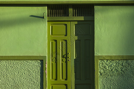格拉纳达的多彩建筑蓝色全景天空地标旅行建筑学市中心绿色景观街道图片