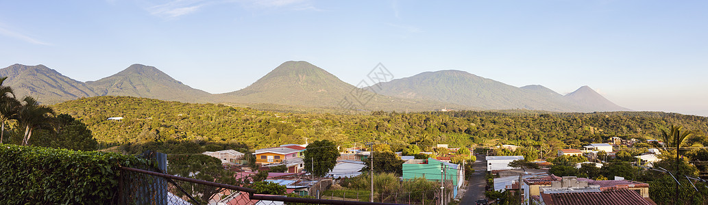 从Juayua观察到的Cerro Verde国家公园火山全景晴天旅行公园蓝色荒野地标奏鸣曲陨石天空图片