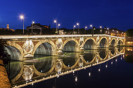 图卢兹的Pont Neuf旅行建筑学日落景观灯光历史性蓝色文化天际拱桥图片