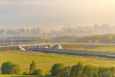 交通收费路景 城市景色 夏季风景 清晨黎明 日光 M11俄罗斯草地工程结构铁路建筑学旅行木头输送农村物流图片