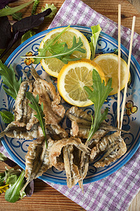 蓝鱼的油炸零食盘子食物海鲜午餐美食欧米柠檬餐厅主菜图片