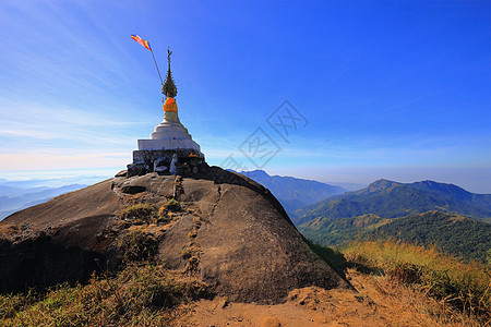 缅甸的塔达 那里的人是佛教徒蓝色文化寺庙地标宗教天空宝塔爬坡建筑旅游图片