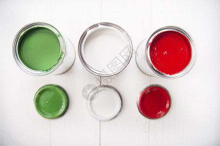 三色罐艺术家金属罐头艺术装修国歌白色合金红色液体图片