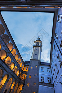 林茨的Landhaus地标天际市中心建筑学旅行街道全景城市景观蓝色图片