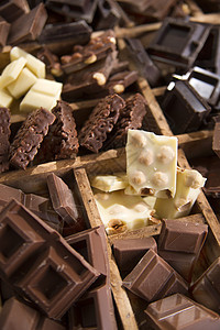 巧克力的颜色牛奶可可黑色立方体白色小吃正方形甜点酒吧饮食图片