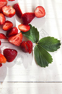 小草莓块数水果食物红色白色健康叶子团体图片