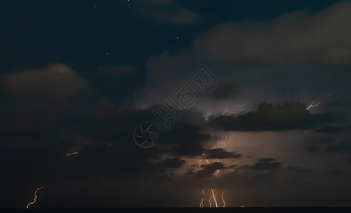 闪电风暴奥姆地中海危险暴雨气候天气海景力量雷雨天空霹雳戏剧性图片