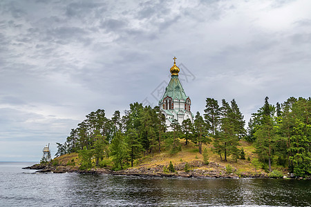 俄罗斯瓦拉安圣尼古拉斯教堂森林建筑学历史教会圆顶旅行教堂天空宗教金子图片
