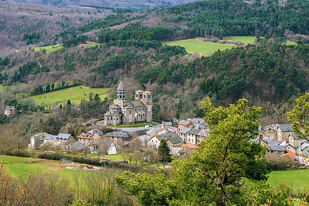 法国圣内泰尔教堂景观 法国爬坡农村村庄风景国家教会旅行旅游森林房子图片