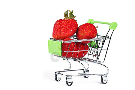 白色背景的草莓超市推车 卖浆果的顾客篮子饮食杂货店销售购物零售甜点市场食物图片