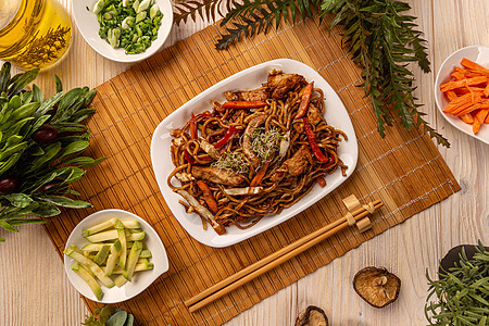 炒面面条食物辣椒蔬菜油炸筷子胡椒叶子午餐美食盘子图片