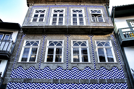 古里马拉斯葡萄牙中世纪村庄的街道 广场和墙面阳台明信片历史堡垒历史性宗教传统城市旅行衣绳图片