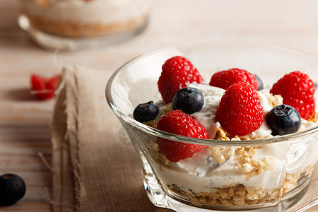健康的早餐木头美食健康饮食静物酸奶谷物营养浆果食物水果图片