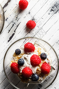 健康的早餐健康饮食木头浆果营养牛奶美食水果饮食食物甜点图片