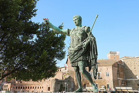 奥古斯都的铜像 罗马第一皇帝 在意大利罗马帝国大道圣代福里雕塑艺术历史性权威力量历史领导文化大街帝国图片