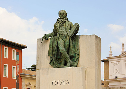 西班牙萨拉戈萨市中心戈亚神像图片