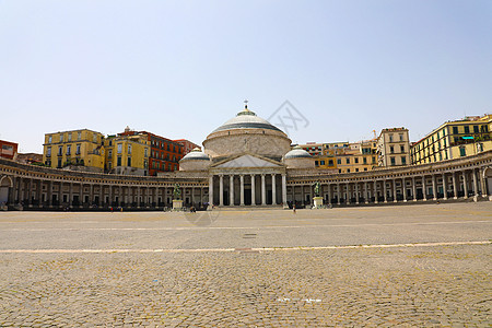 2018年7月5日 意大利那不勒斯Plebiscito广场美景宗教正方形建筑雕像广场建筑学城市旅游历史性天空图片