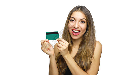 快乐的年轻女孩的近距离肖像 长发显示信用卡 在白色背景上孤立无援图片