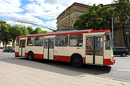 7 2018年6月7日 立陶宛维尔纽斯一辆旧公共电车公共汽车的景象图片