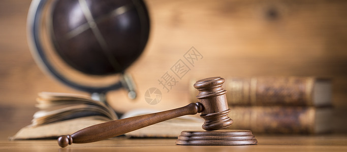 法律与司法概念 木架 全球背景刑事系统合法性法制法庭起诉拍卖立法锤子法官图片