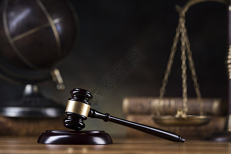 法律与司法概念 木架 全球背景刑事诉讼起诉合法性法制法院权威系统法典锤子图片