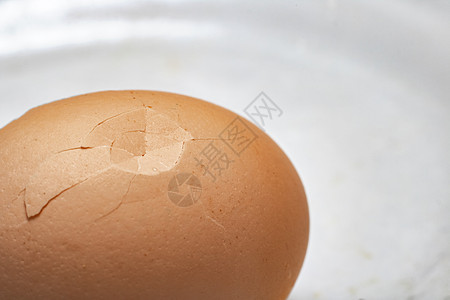 鸡蛋 外壳破碎的鸡蛋特写烹饪家禽小路碰撞事故脆弱性食物产品早餐奶制品图片