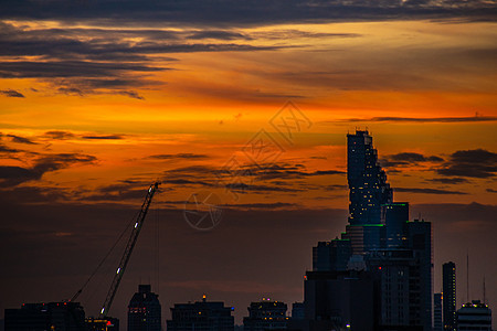 曼谷夜景的天空景观与曼谷商业区的摩天大楼 城市景观城市中心商业区概念建筑学商业建筑地标图片