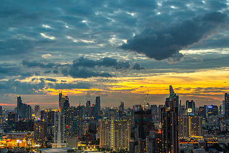 曼谷天空之景与曼谷商业区的摩天大楼 在美丽的黄昏期间给这座城市带来了现代风格 Y 我地标天空建筑商业城市建筑学景观图片
