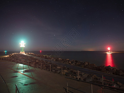 港口入口处的明光断水塔海标旅行地标入口港灯导航信号海港海岸海洋图片