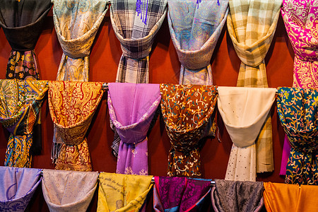 pil 中的多色制造织物纺织品衣服服装店铺纪念品格子旅行羊毛材料工艺零售图片
