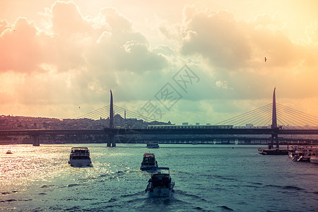 伊斯坦布尔金合角湾的船蓝色历史港口火鸡血管城市建筑脚凳乘客景观图片