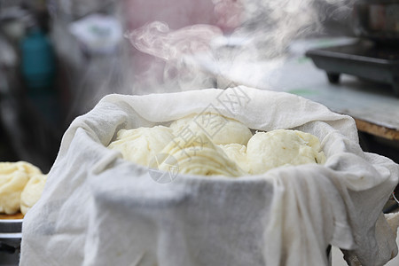 中国日南市Dali市场的中国蒸面包或烤面包午餐馒头包子汽船食物饺子早餐餐厅文化小吃图片