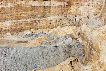 大型采石场粉碎的沙石照片土壤破碎机填埋场垃圾环境土地数码煤炭商业库存图片