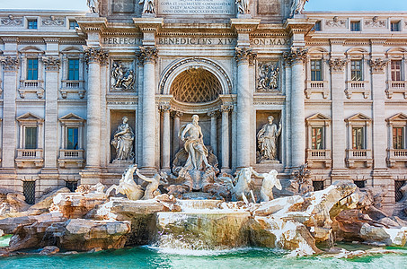 位于意大利罗马市中心的标志性里程碑城市大理石地标柱子建筑艺术观光海王星风格纪念碑图片