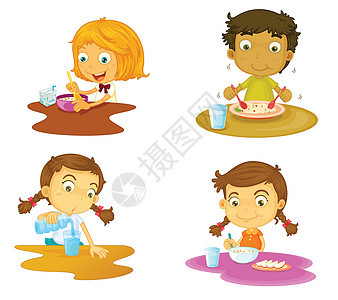 四个孩子吃 foo早餐男生蓝色棕色孩子们半裤牛奶女性男人午餐图片