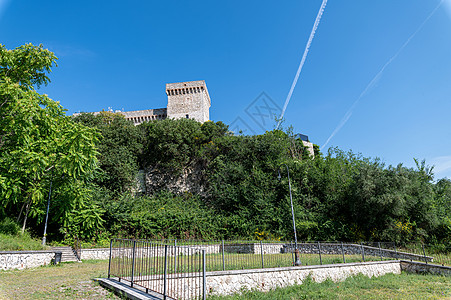 中世纪纳尼的罗卡迪纳尼陆地景观建筑大厦纪念碑历史砖墙遗产锯齿状旅游壁垒天空图片