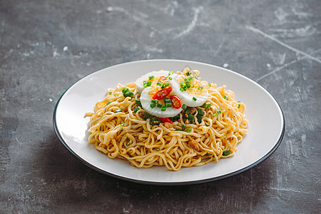 干方便面亚洲拉面和汤的蔬菜拉面美食筷子食物洋葱香料烹饪图片